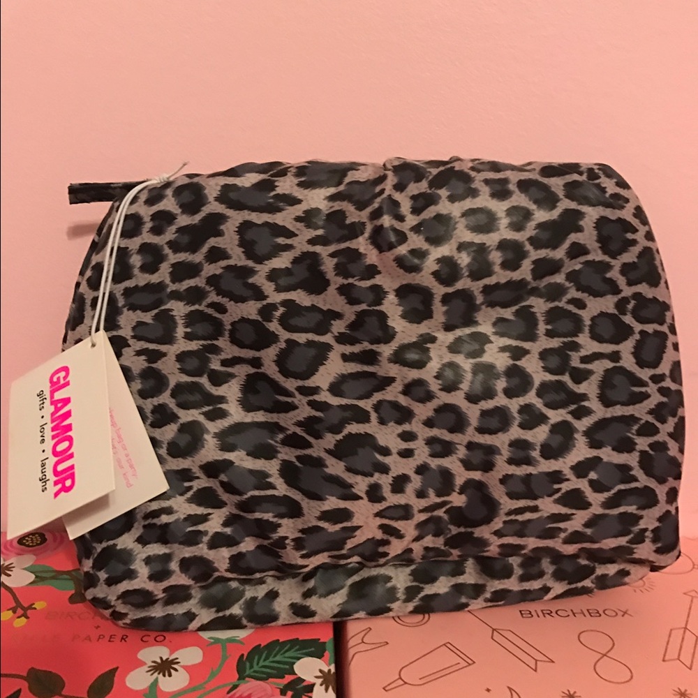 Glamour Grey Cheetah Makeup Bag